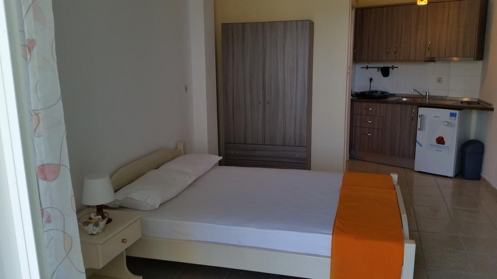 Amparoudes Apartamento Kriopigi Quarto foto